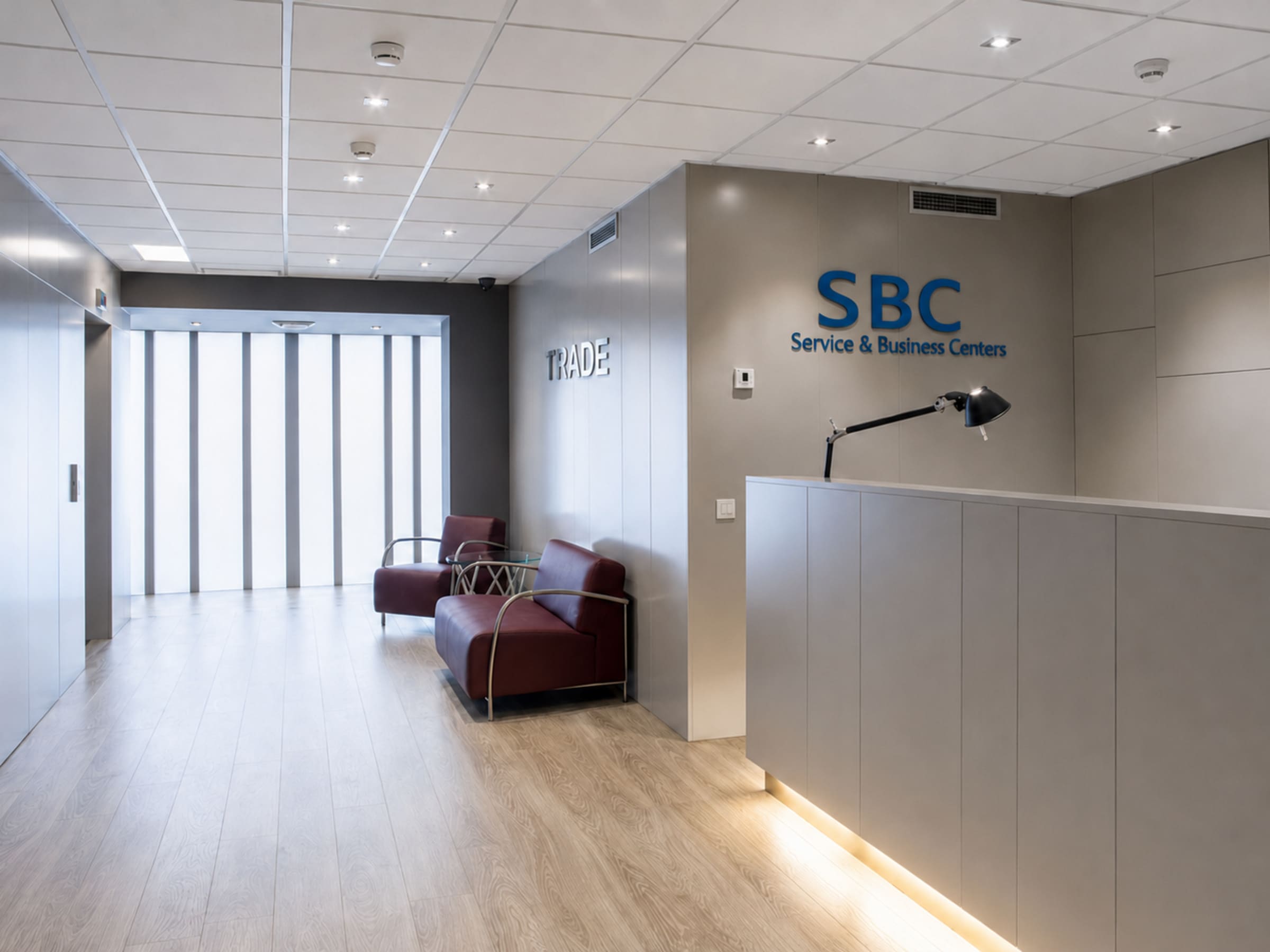 coworking-barcelona-sbc-diagonal-trade-recepcion-pasillo