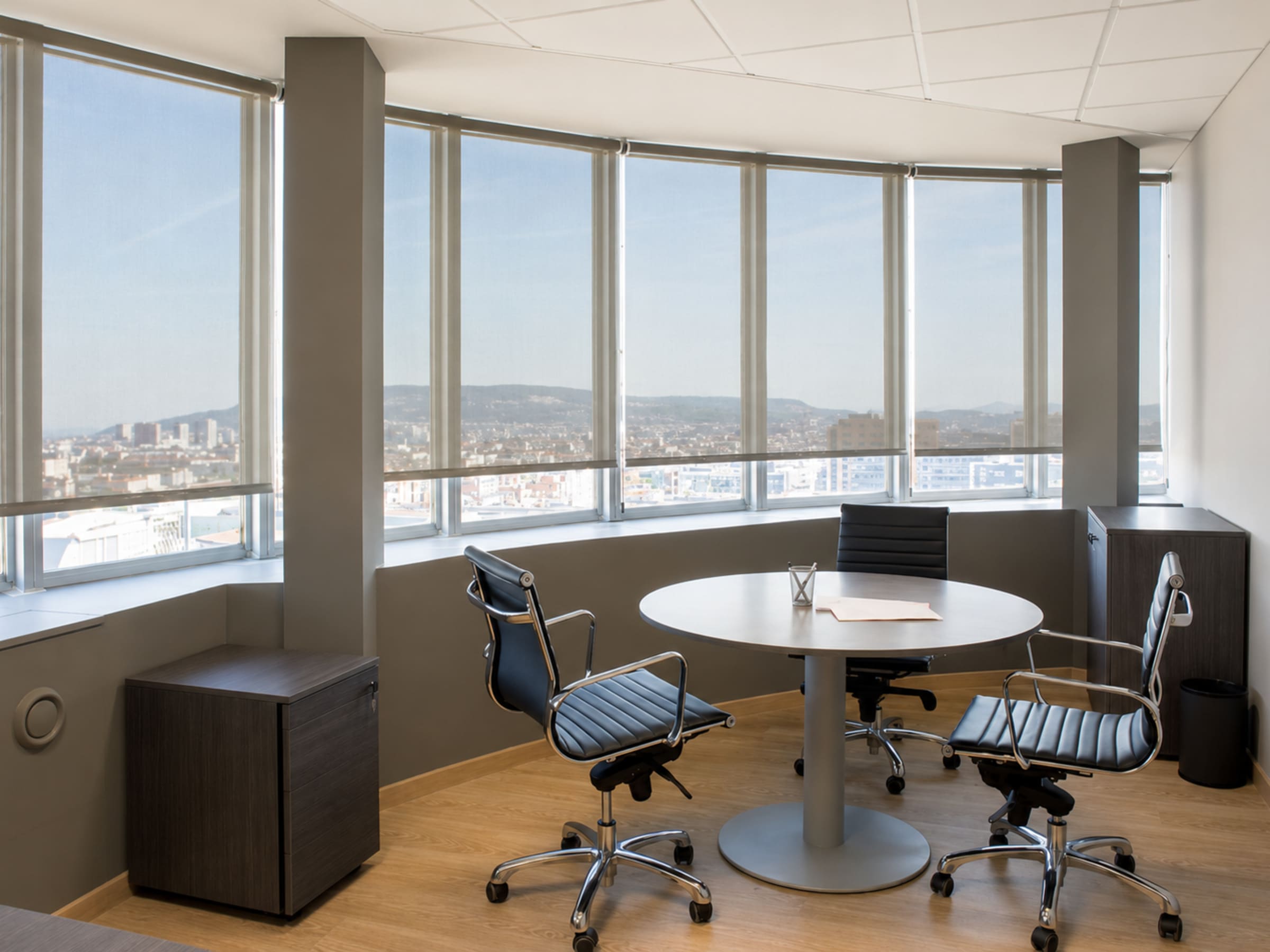 coworking-barcelona-sbc-diagonal-trade-sala-reuniones-vistas