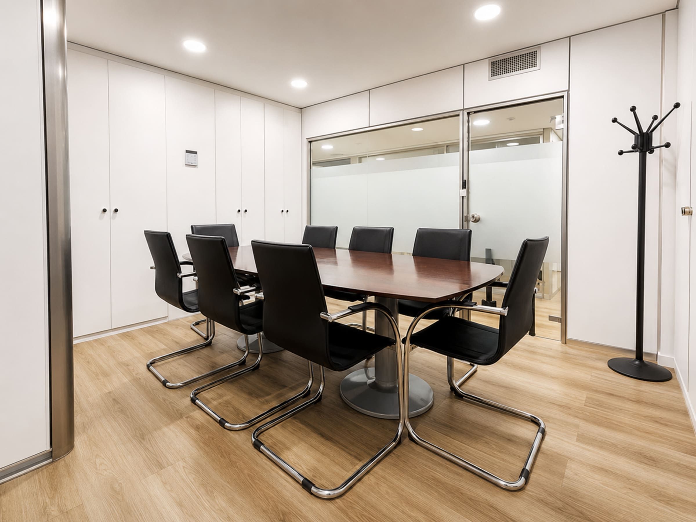 coworking-barcelona-sbc-diagonal-tuset-sala-reuniones
