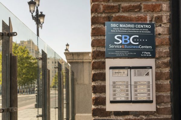 entrada-centro-negocios-sbc-madrid-centro